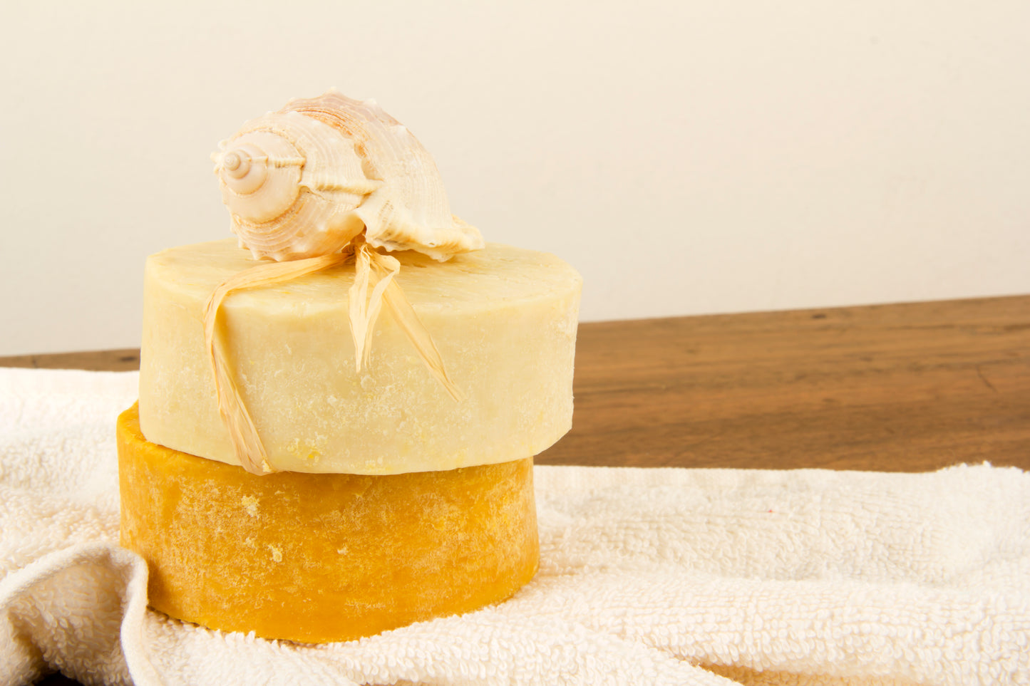 Shampoo Fortalcedor en Barra - Curcuma y Lavanda